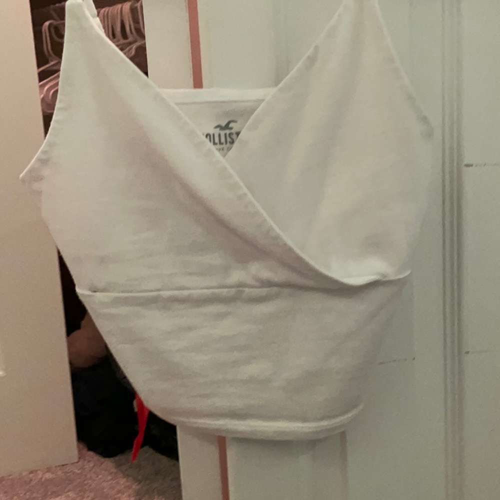 hollister white crop top